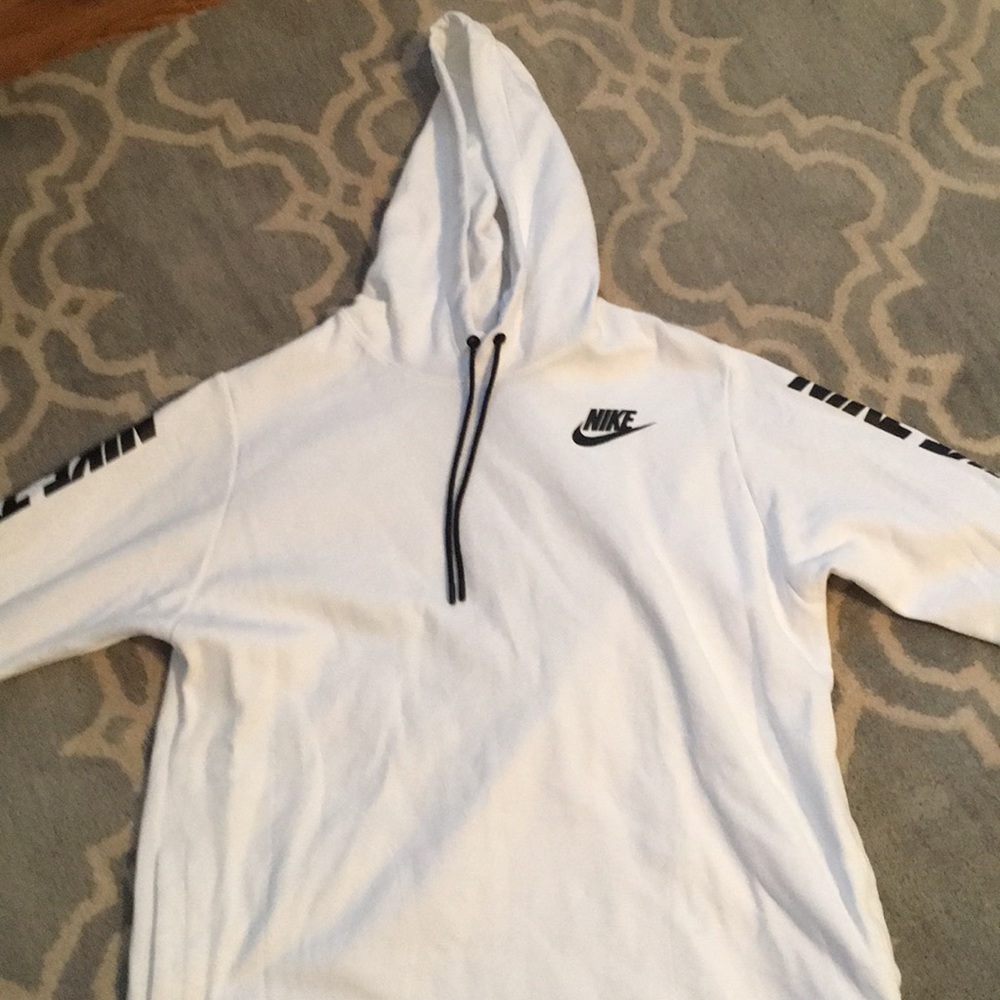 Women’s Nike Sweatshirt